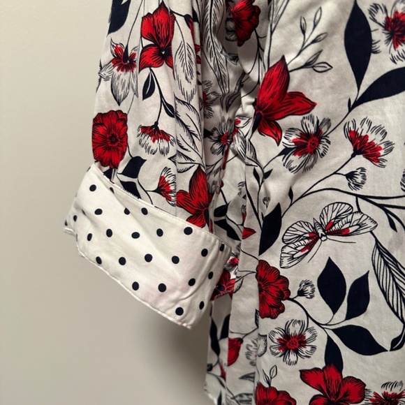 *FOXCROFT* Plus White x Red Floral Wrinkle-Free Button Down Shirt Size 20W - Picture 5 of 8